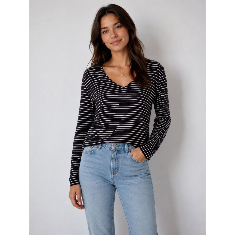 Chico's Travelers Striped Shirt Sz Medium 8-10 Stretch Travel Neutral Minimalist